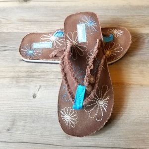 Sweet Distressed Embroidered Flip Flop Sandals NWOT